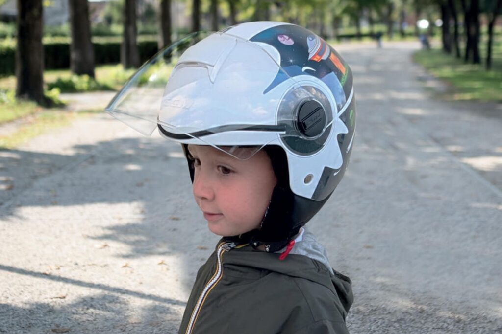 Casco CGM Italia 261 Mini: Seguridad para los peques de la casa